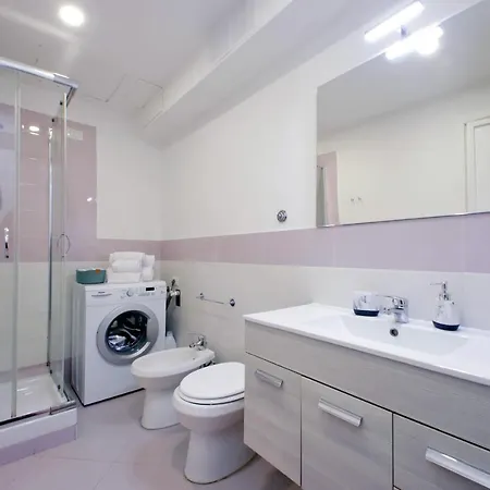 Porta San Giovanni Apartment *